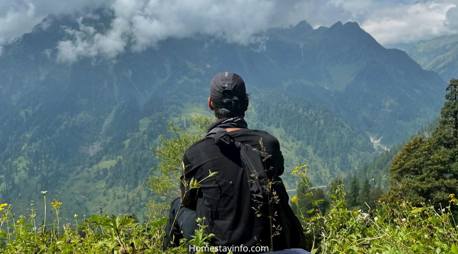 TRAVELLING SOLO TIPS FOR SAFE AND MEMORABLE ADVENTURES